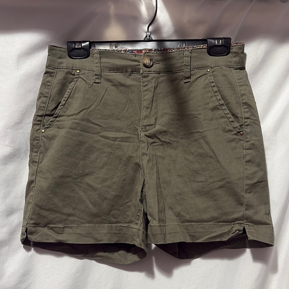 Green Cargo Shorts with Mid-Thigh Cut